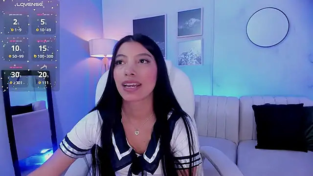 Snapshot of Tiffany_Low chatting on November 3, 2025, 3:24 pm Tiffany Low online show from November 3, 2025, 3:24 pm