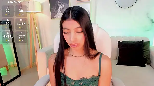 Snapshot of Tiffany_Low chatting on February 23, 2026, 2:47 pm Tiffany Low online show from February 23, 2026, 2:47 pm