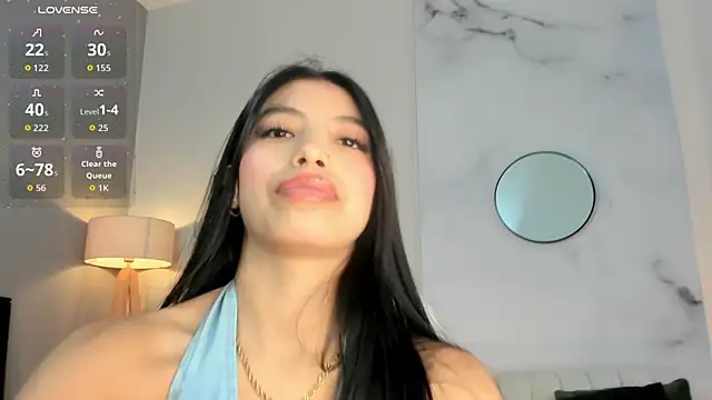 Snapshot of Tiffany_Low chatting on February 27, 2026, 1:44 pm Tiffany Low online show from February 27, 2026, 1:44 pm