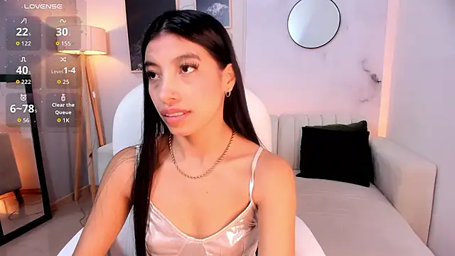 Snapshot of Tiffany_Low chatting on March 1, 2026, 1:57 pm Tiffany Low online show from March 1, 2026, 1:57 pm