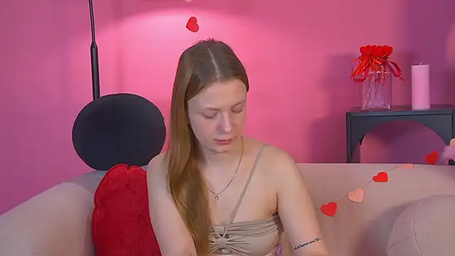 Snapshot of BeatriceBinoche chatting on February 13, 2026, 6:31 am BeatriceBinoche online show from February 13, 2026, 6:31 am