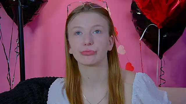 Snapshot of BeatriceBinoche chatting on February 20, 2026, 6:48 am BeatriceBinoche online show from February 20, 2026, 6:48 am