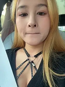 yuki june online show from December 3, 2025, 8:00 am