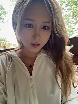 Snapshot of yuki_june chatting on April 21, 2026, 8:09 am yuki june online show from April 21, 2026, 8:09 am