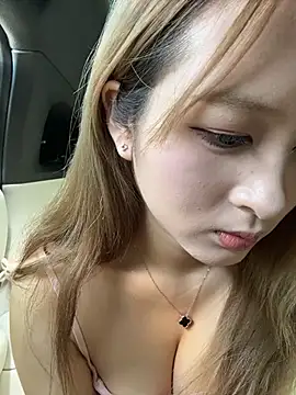 Snapshot of yuki_june chatting on May 27, 2026, 6:43 am yuki june online show from May 27, 2026, 6:43 am