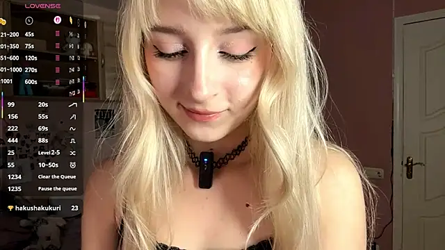 FridaAaberg online show from November 29, 2025, 7:33 am