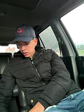 Snapshot of mattebret11 chatting on November 4, 2025, 5:56 pm mattebret11 online show from November 4, 2025, 5:56 pm