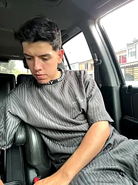 Snapshot of mattebret11 chatting on November 5, 2025, 3:56 pm mattebret11 online show from November 5, 2025, 3:56 pm