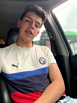 Snapshot of mattebret11 chatting on November 12, 2025, 5:24 pm mattebret11 online show from November 12, 2025, 5:24 pm