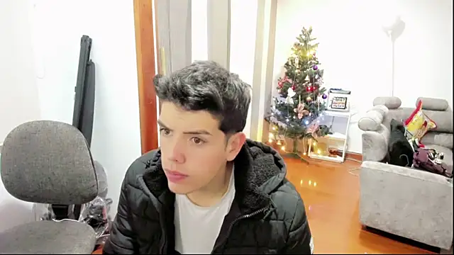 Snapshot of mattebret11 chatting on November 13, 2025, 9:41 am mattebret11 online show from November 13, 2025, 9:41 am