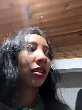 Snapshot of mattebret11 chatting on December 16, 2025, 2:27 am mattebret11 online show from December 16, 2025, 2:27 am