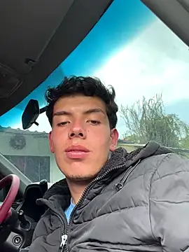 Snapshot of mattebret11 chatting on December 16, 2025, 5:51 pm mattebret11 online show from December 16, 2025, 5:51 pm