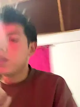 Snapshot of mattebret11 chatting on December 17, 2025, 5:30 pm mattebret11 online show from December 17, 2025, 5:30 pm