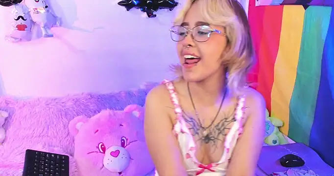 NekoWaifu online show from October 22, 2025, 1:11 pm