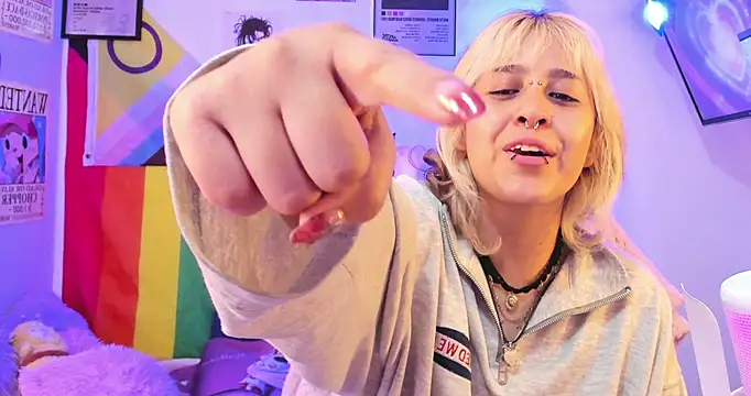 NekoWaifu online show from November 11, 2025, 1:11 pm