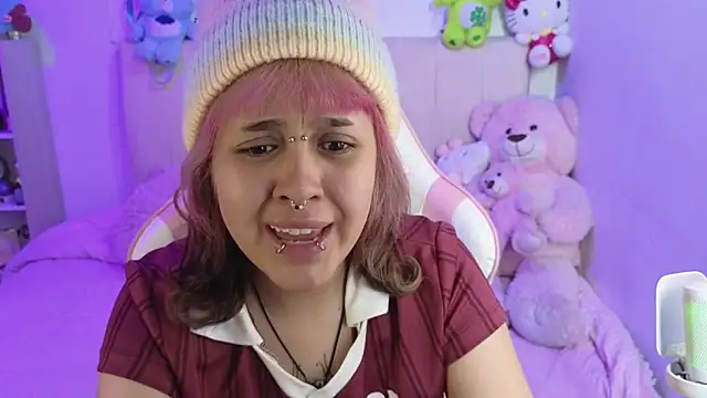 Snapshot of NekoWaifu chatting on April 24, 2026, 2:19 pm NekoWaifu online show from April 24, 2026, 2:19 pm