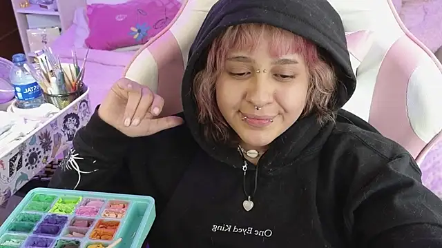 Snapshot of NekoWaifu chatting on April 29, 2026, 5:30 pm NekoWaifu online show from April 29, 2026, 5:30 pm