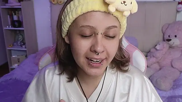 Snapshot of NekoWaifu chatting on May 12, 2026, 2:36 pm NekoWaifu online show from May 12, 2026, 2:36 pm