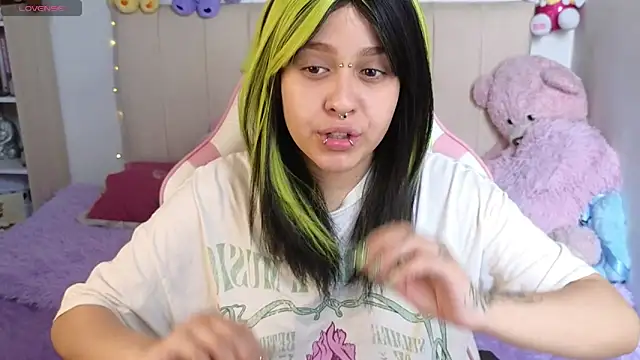Snapshot of NekoWaifu chatting on May 27, 2026, 3:09 pm NekoWaifu online show from May 27, 2026, 3:09 pm