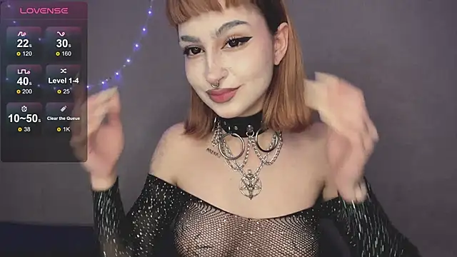 victoriabrooks online show from October 11, 2025, 5:11 pm