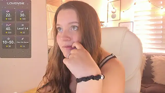 sophiee09  online show from February 10, 2026, 2:10 pm