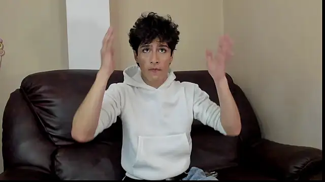 Snapshot of Xam_Collen chatting on November 30, 2025, 3:38 pm Xam Collen online show from November 30, 2025, 3:38 pm