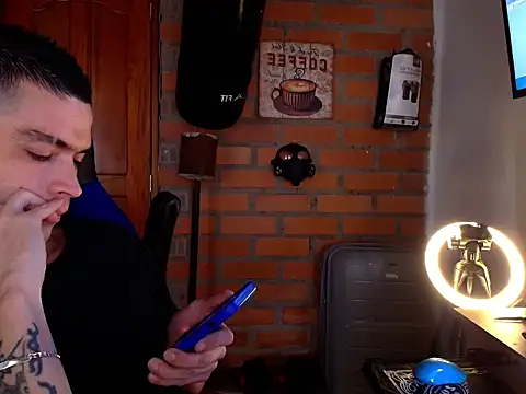 Travis R online show from October 10, 2025, 3:55 pm