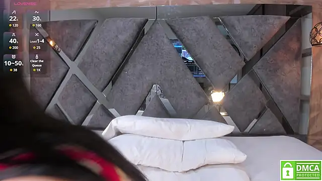 Snapshot of Scarlet__Jones_ chatting on January 15, 2026, 10:35 pm Scarlet Jones online show from January 15, 2026, 10:35 pm