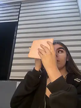 SofiaFontaiine online show from November 13, 2025, 3:38 am