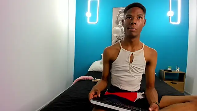 Sebastian Ortizdy online show from September 29, 2025, 8:35 pm