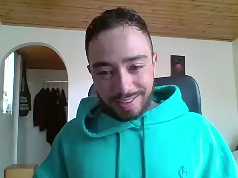 Snapshot of KevinWolf chatting on October 8, 2025, 1:20 pm KevinWolf online show from October 8, 2025, 1:20 pm