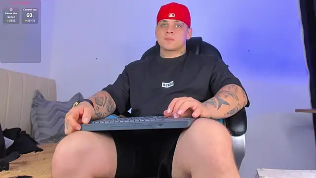 denis munera online show from October 28, 2025, 9:46 am