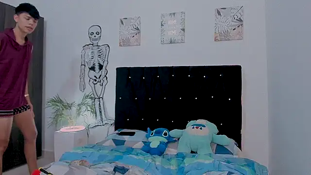 Zacktorres  online show from October 17, 2025, 10:01 pm