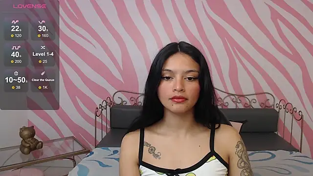 maddie  cute online show from October 8, 2025, 8:39 pm