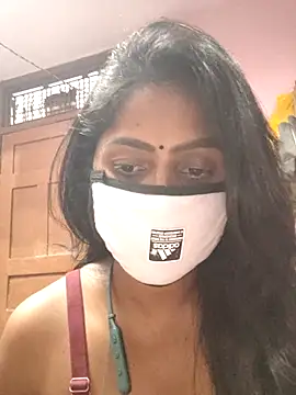 Jasmine Januja online show from November 26, 2025, 2:07 pm