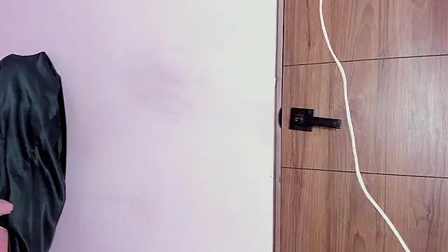 Yuni kim online show from October 28, 2025, 3:25 pm