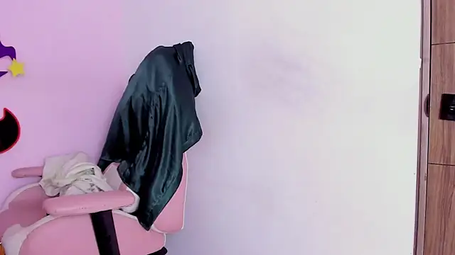 Yuni kim online show from October 29, 2025, 1:24 pm