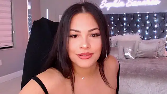 Snapshot of theofficialsophiasanchez chatting on February 27, 2026, 5:29 am theofficialsophiasanchez online show from February 27, 2026, 5:29 am