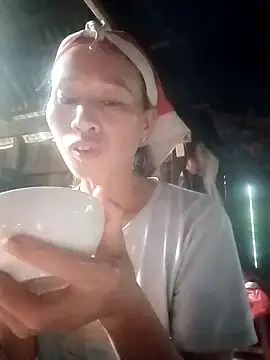 Snapshot of donna-bae chatting on September 18, 2025, 11:51 pm donna-bae online show from September 18, 2025, 11:51 pm