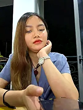 MaiHoang2k online show from December 2, 2025, 11:04 am