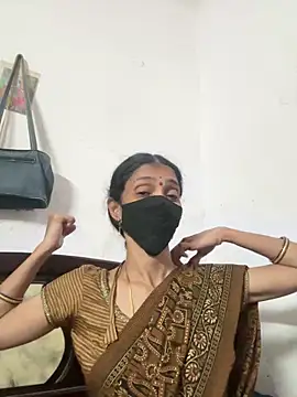 sweetreddy-02 online show from November 5, 2025, 2:39 pm