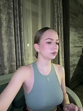 Snapshot of MissOyee chatting on February 8, 2026, 7:17 pm MissOyee online show from February 8, 2026, 7:17 pm