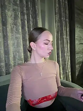 Snapshot of MissOyee chatting on February 21, 2026, 7:37 pm MissOyee online show from February 21, 2026, 7:37 pm