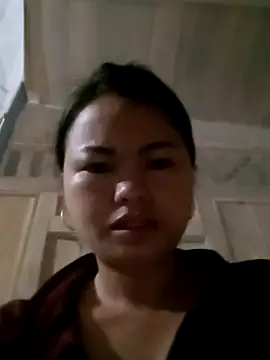 emly-xinh18 online show from September 30, 2025, 10:42 am