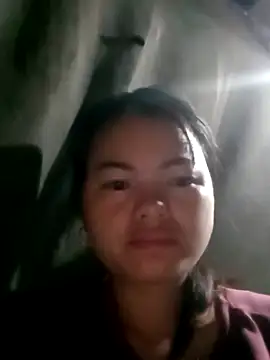 emly-xinh18 online show from October 24, 2025, 8:38 pm