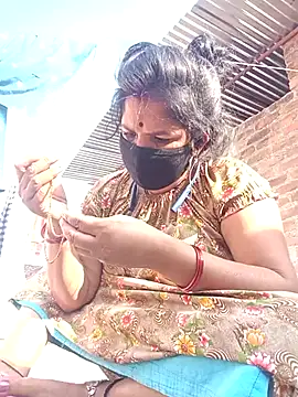 Hott locky online show from November 28, 2025, 9:01 am