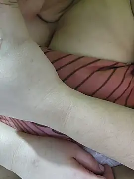 Snapshot of Feel_the_Fun chatting on November 27, 2025, 5:37 pm Feel the Fun online show from November 27, 2025, 5:37 pm