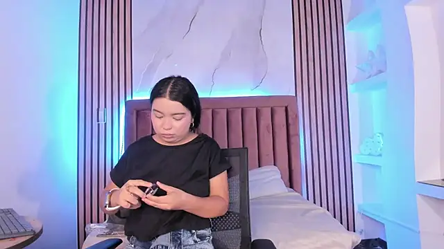 Snapshot of LunaWiill_ chatting on September 24, 2025, 12:19 pm LunaWiill online show from September 24, 2025, 12:19 pm