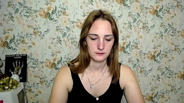 Snapshot of Milana_Cutie_ chatting on October 6, 2025, 5:49 am Milana Cutie online show from October 6, 2025, 5:49 am