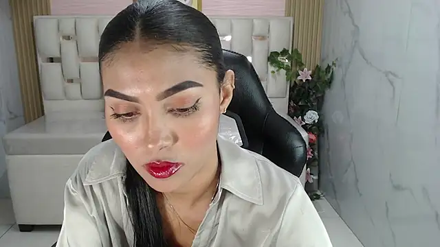 lissandra s online show from November 20, 2025, 8:08 pm